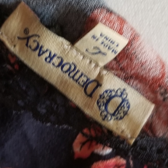 Democracy Floral Wrap Blouse NWT - Picture 6 of 6